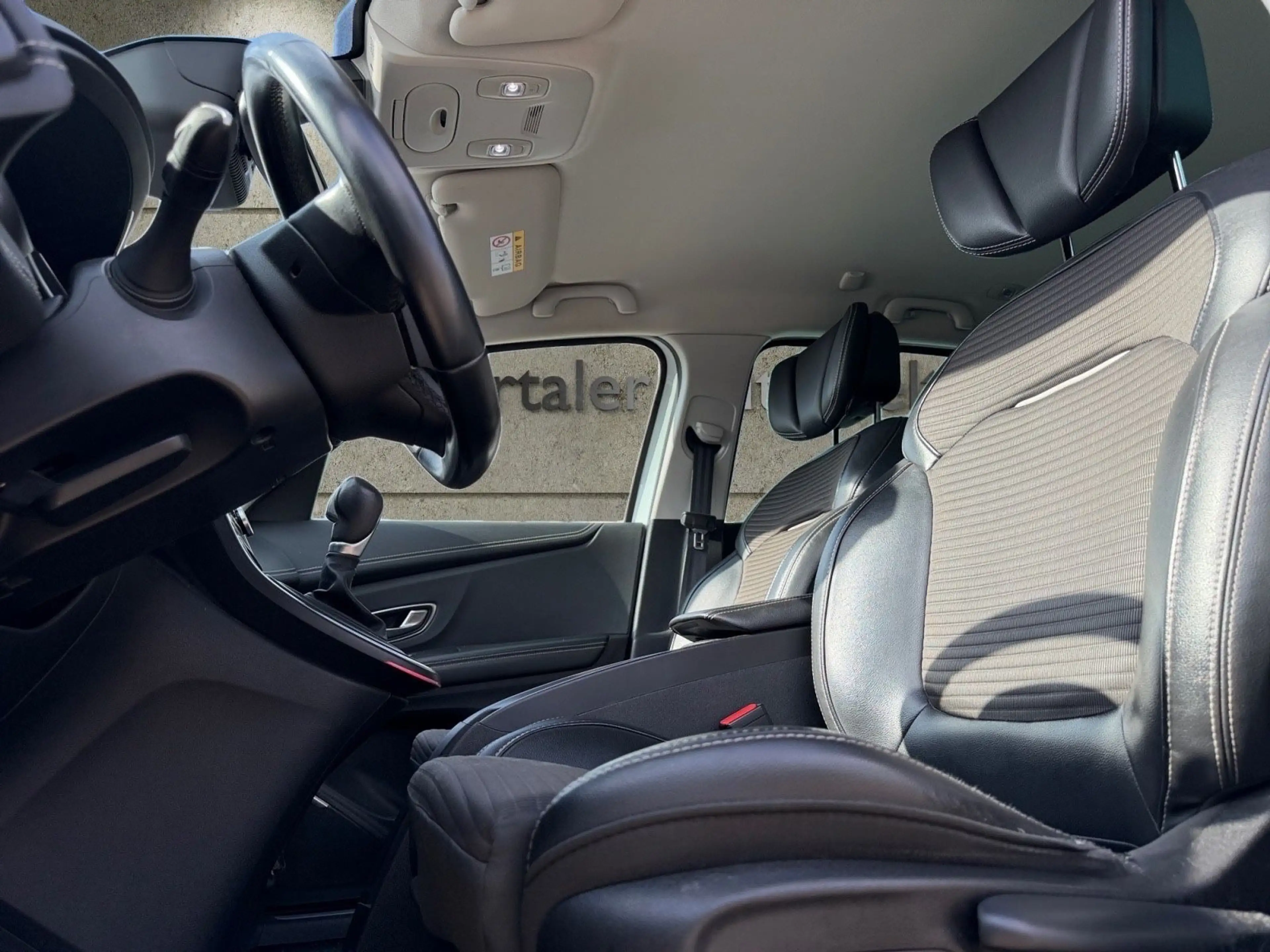 Renault Scenic IV Grand BOSE Edition *NAVI*RFK*SHZ*TEMP* — photo 9