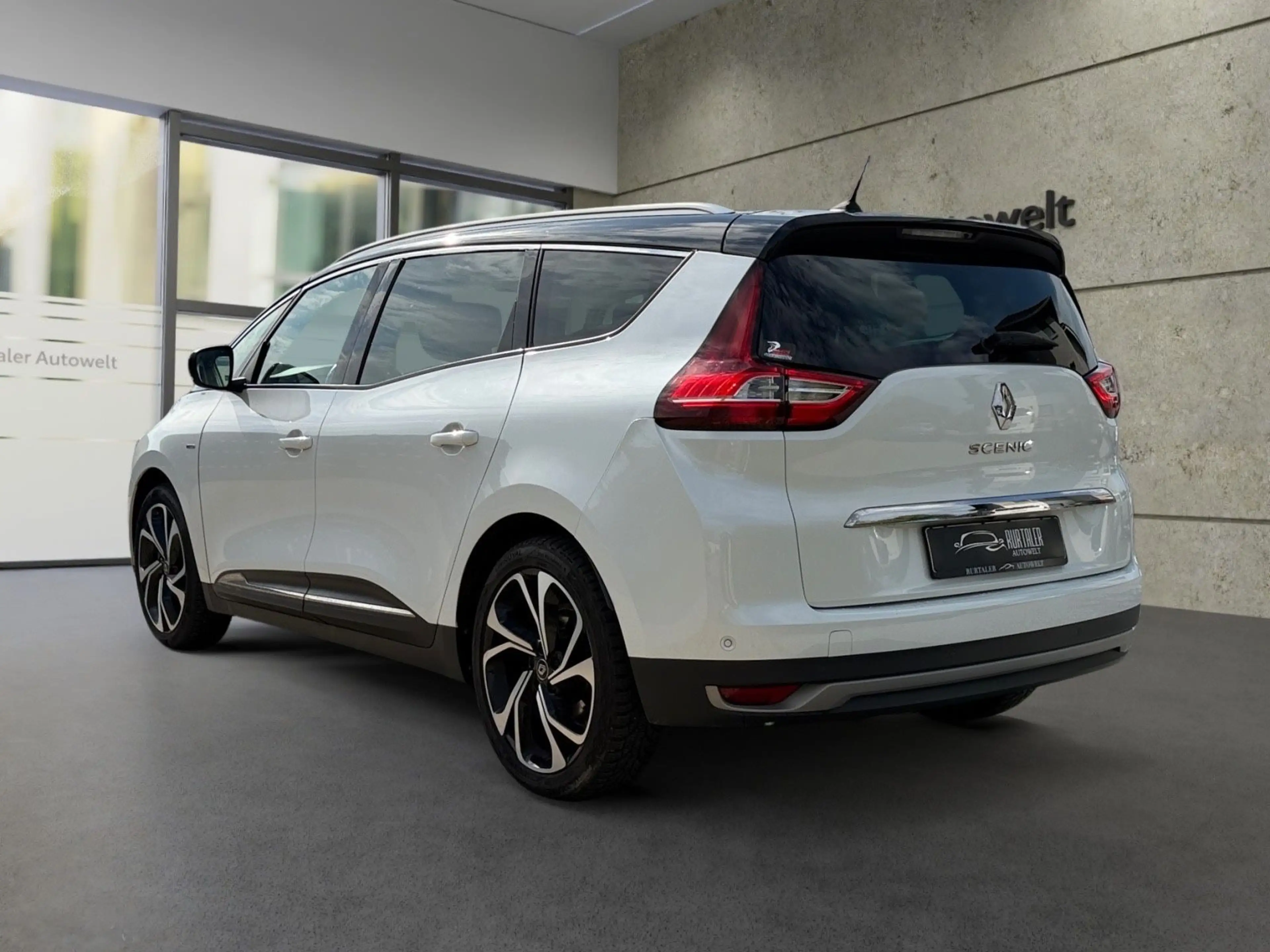 Renault Scenic IV Grand BOSE Edition *NAVI*RFK*SHZ*TEMP* — photo 3