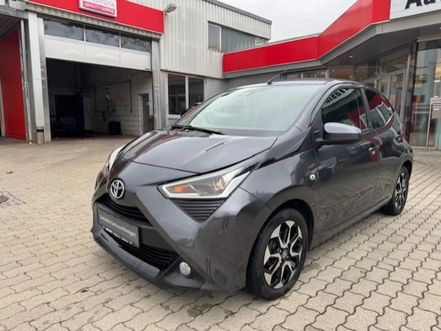 Toyota Aygo X x-play Team Deutschland, Faltdach Grau - 2