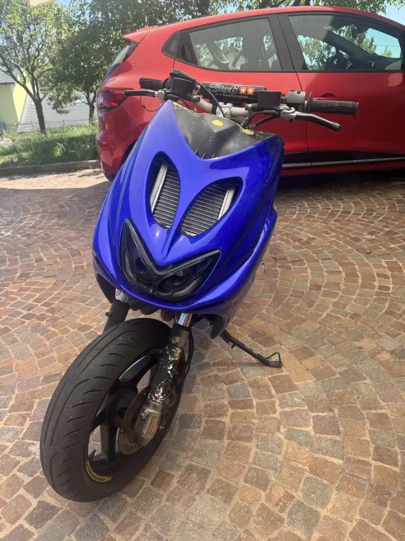 Yamaha Aerox Valentino Rossi - 1