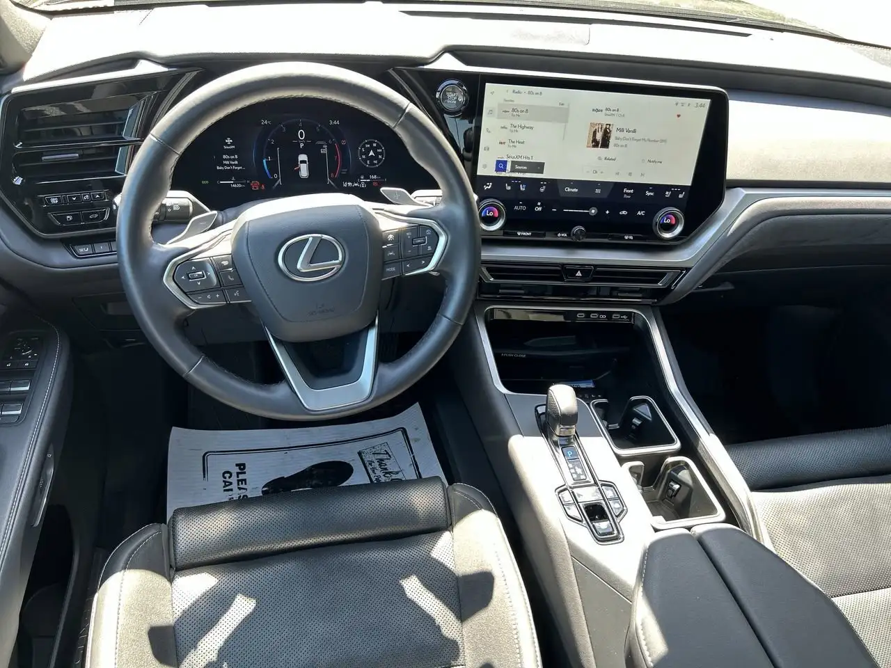 Lexus TX снимка Lexus TX