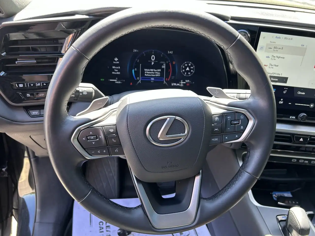 Lexus TX снимка Lexus TX