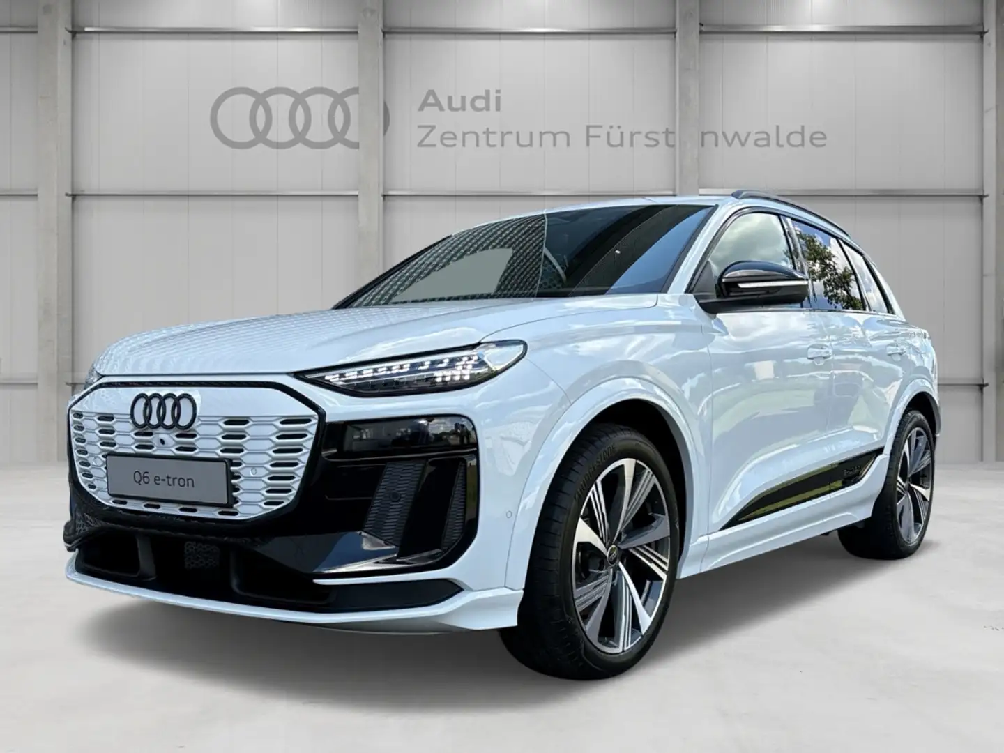 Audi SQ6 SUV 360 kW StandHZG  Panodach White - 1