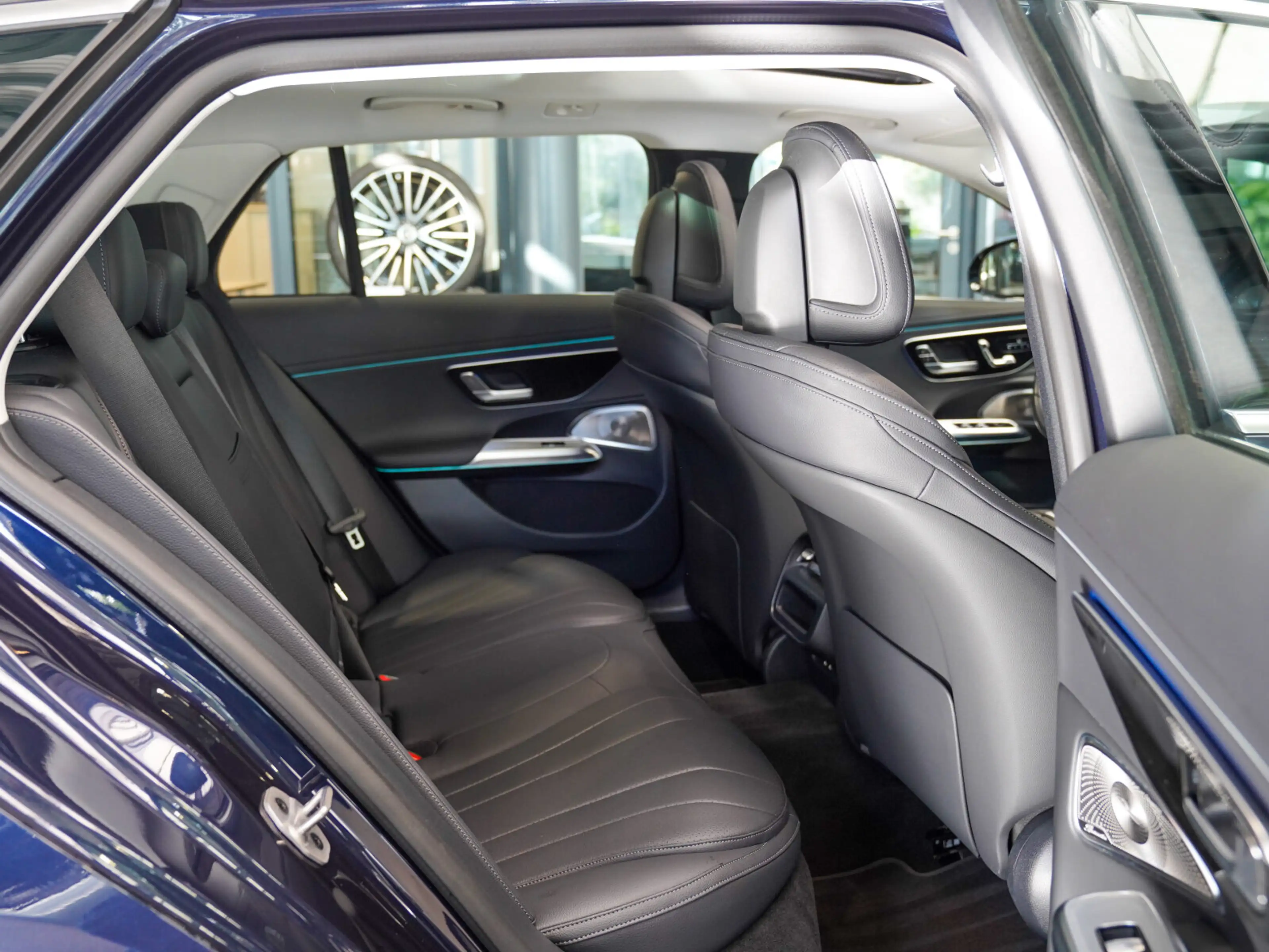 Mercedes-Benz E 450 E 450 T 4M AVANTGARDE Panorama Burmester AHK 360 — photo 15