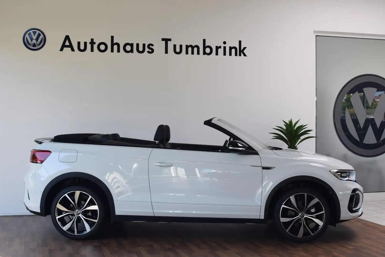 Volkswagen T-Roc Cabrio R-Line TSI DSG Wit - 2