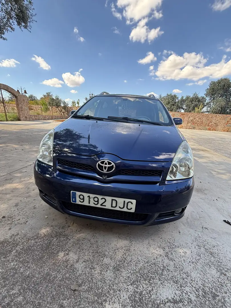 Toyota Corolla Verso 2.0D4D Luna - 1