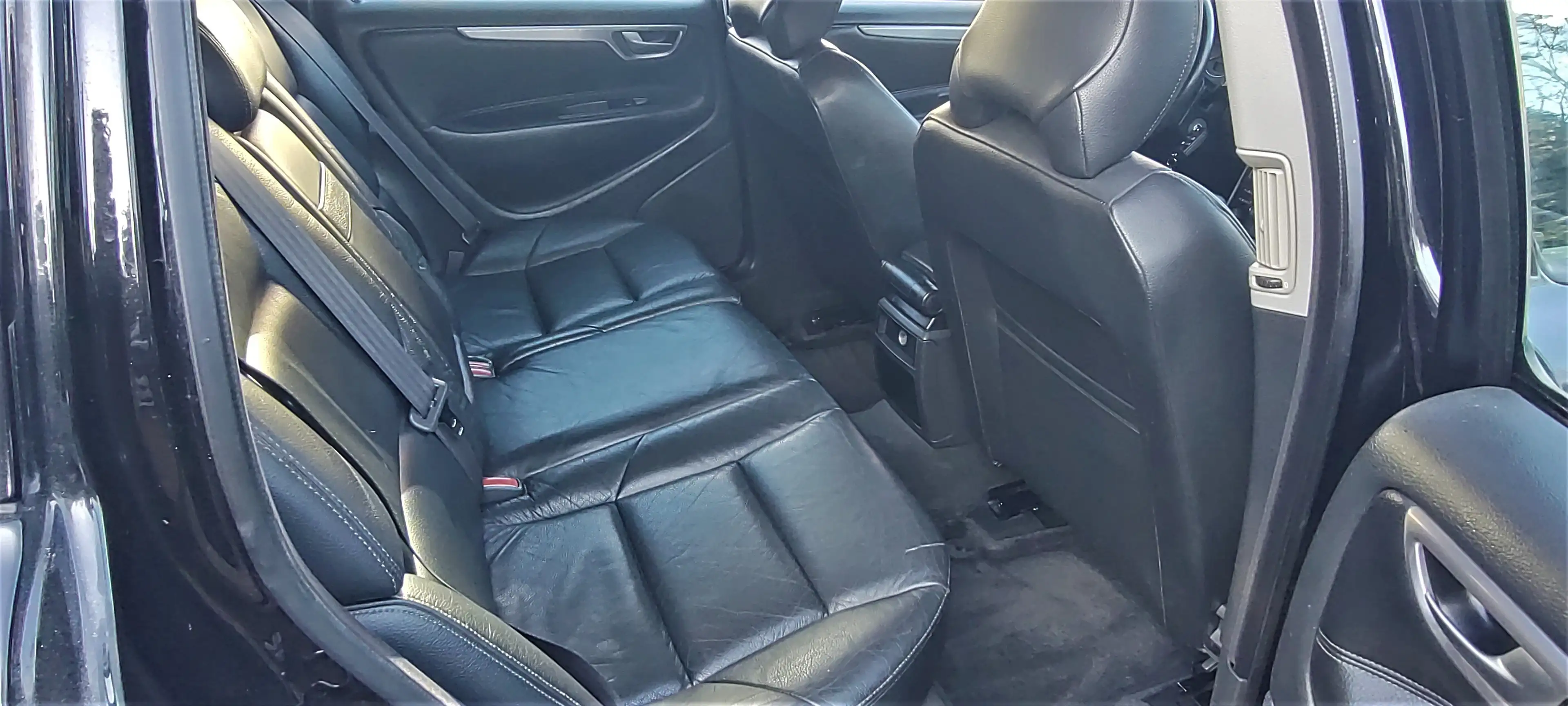 Volvo V70 V70 2.4 Black Edition AHK TÜV 1.Hand — photo 8