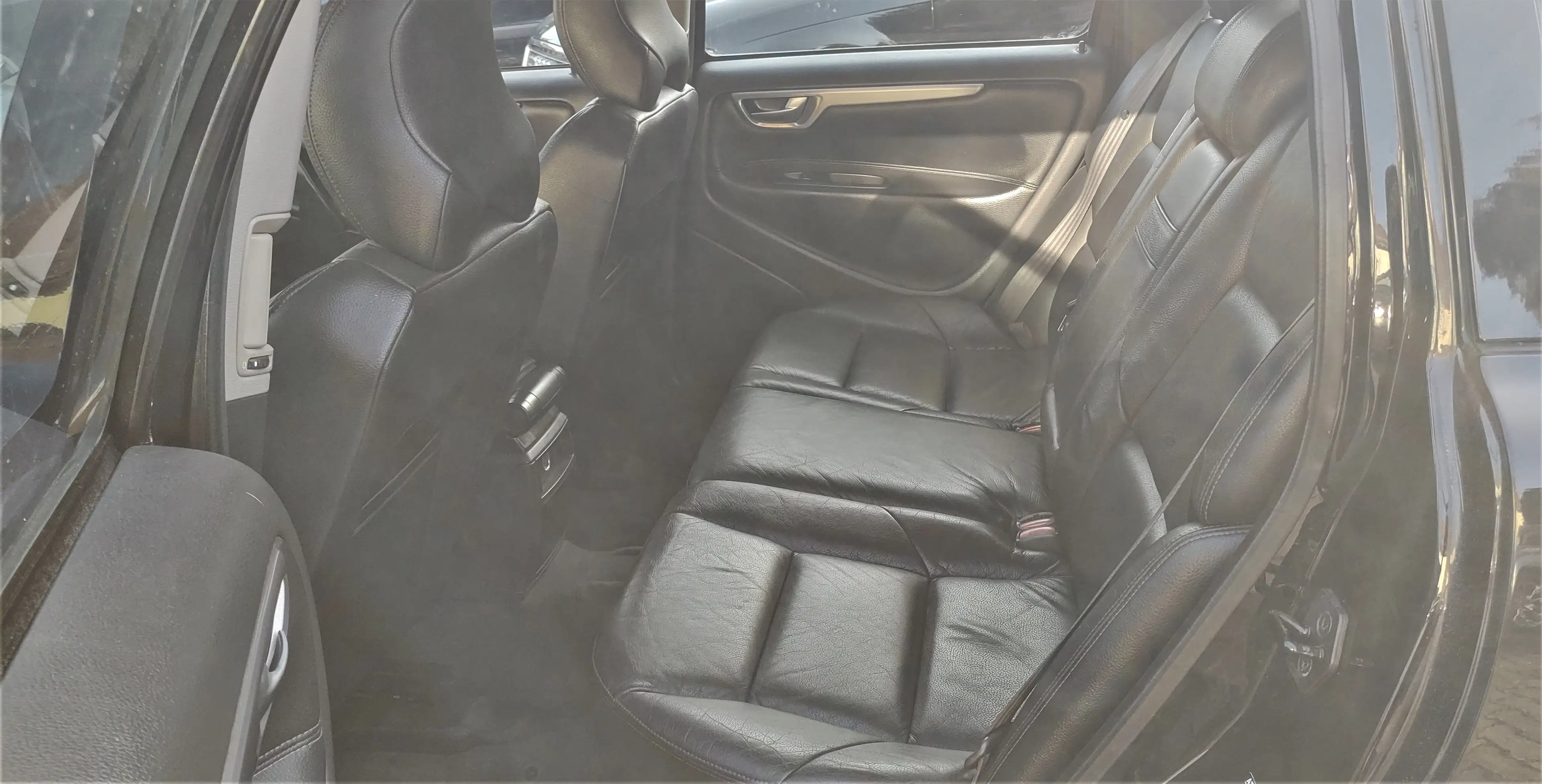 Volvo V70 V70 2.4 Black Edition AHK TÜV 1.Hand — photo 12