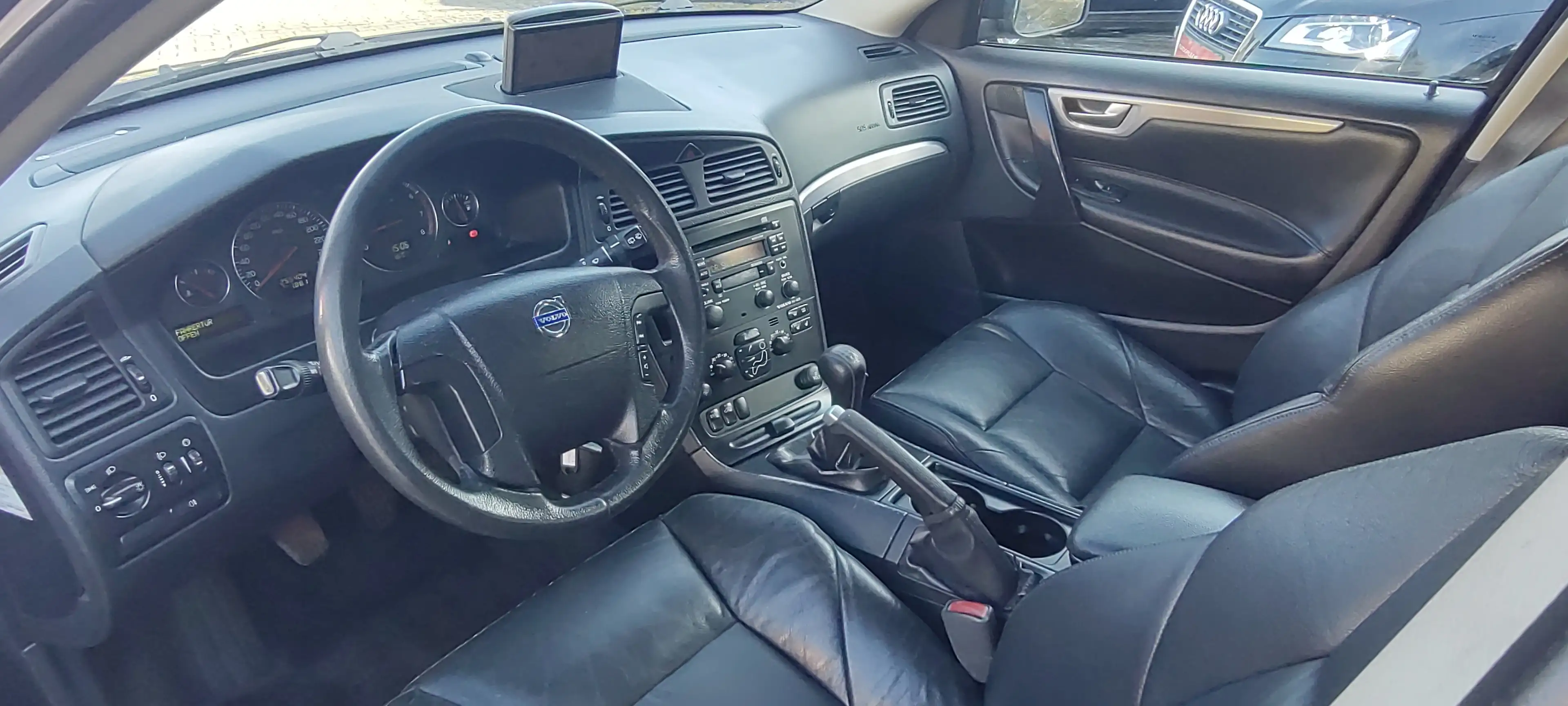 Volvo V70 V70 2.4 Black Edition AHK TÜV 1.Hand — photo 7