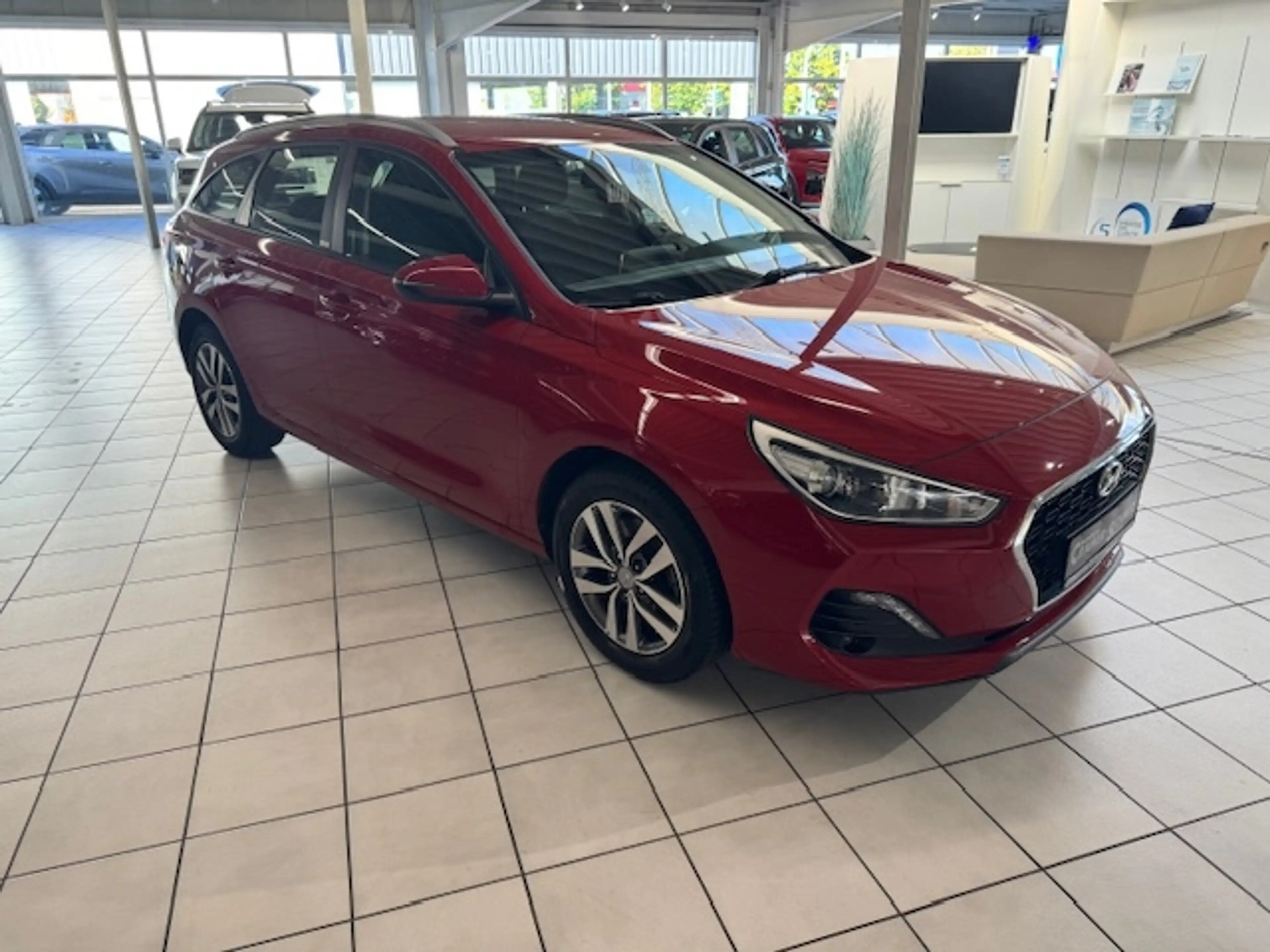 Hyundai i30 cw Trend 1.4 B Klima SHZ LHZ — photo 4