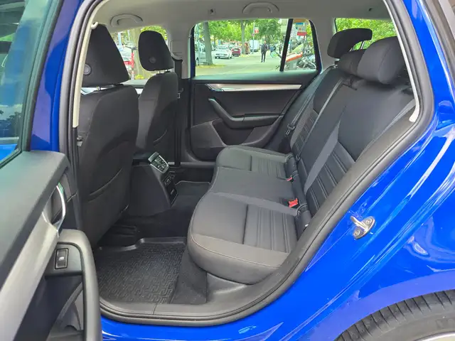 Skoda Octavia view 9