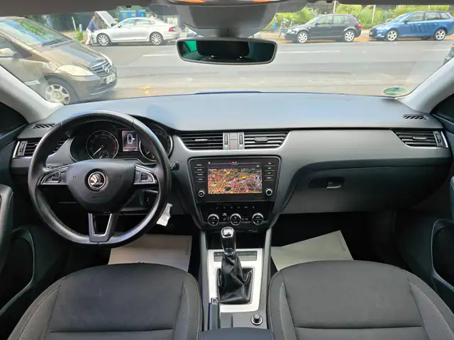 Skoda Octavia view 5