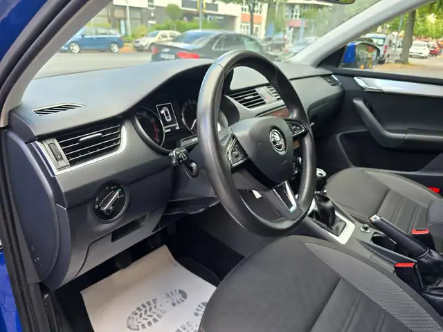 Skoda Octavia view 6