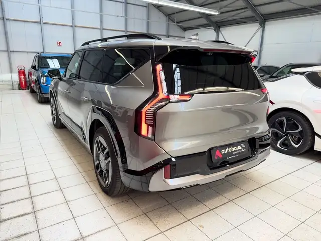 Kia EV9 view 4