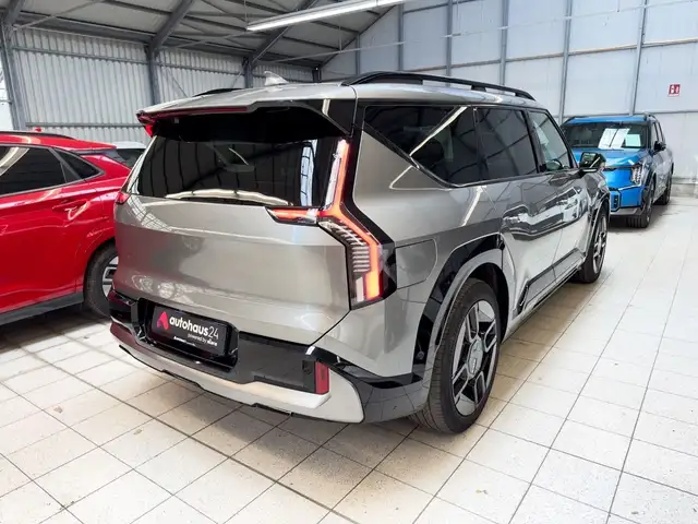 Kia EV9 view 5