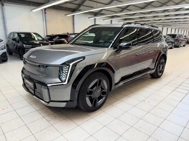 Kia EV9 view 3