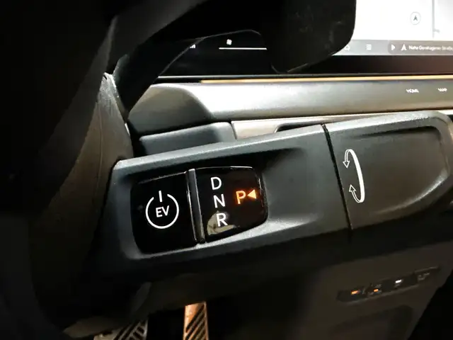 Kia EV9 view 13