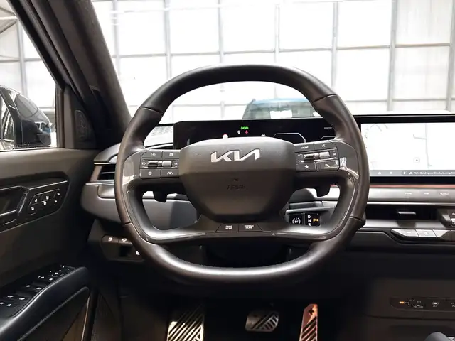 Kia EV9 view 10