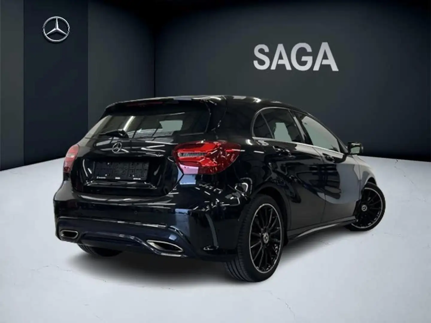 Mercedes-Benz A 160 AMG Line Pack Night Schwarz - 2