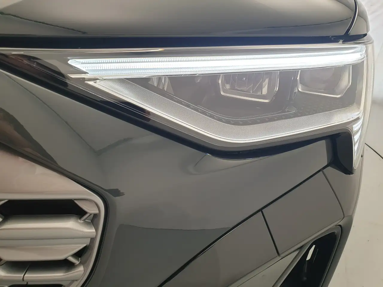 Audi Q8 e-tron 55 quattro 9