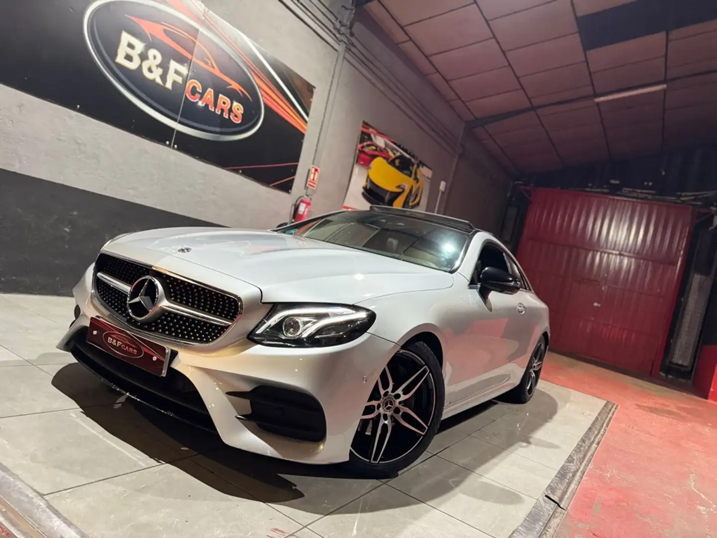 Mercedes-Benz E 220 Coupé 220d 9G-Tronic Plateado - 2
