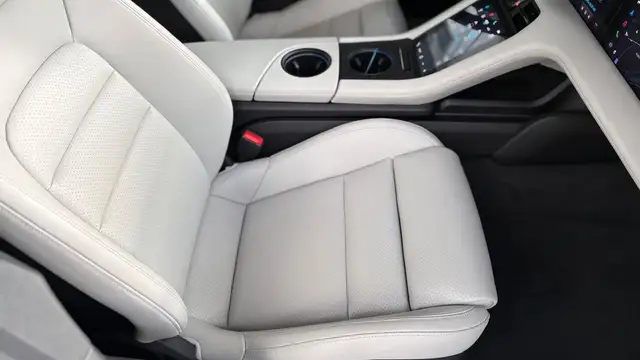 Porsche Taycan view 14