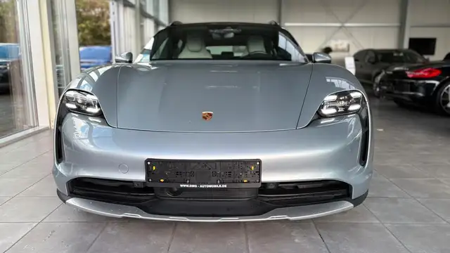 Porsche Taycan view 9