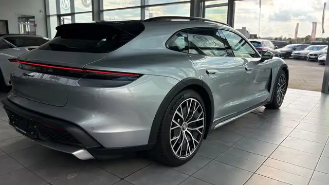 Porsche Taycan view 8
