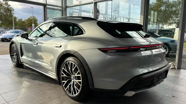 Porsche Taycan view 12