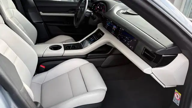 Porsche Taycan view 13