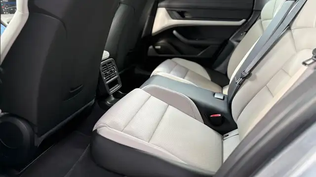 Porsche Taycan view 15
