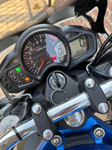 Suzuki Gladius 650 - foto 4