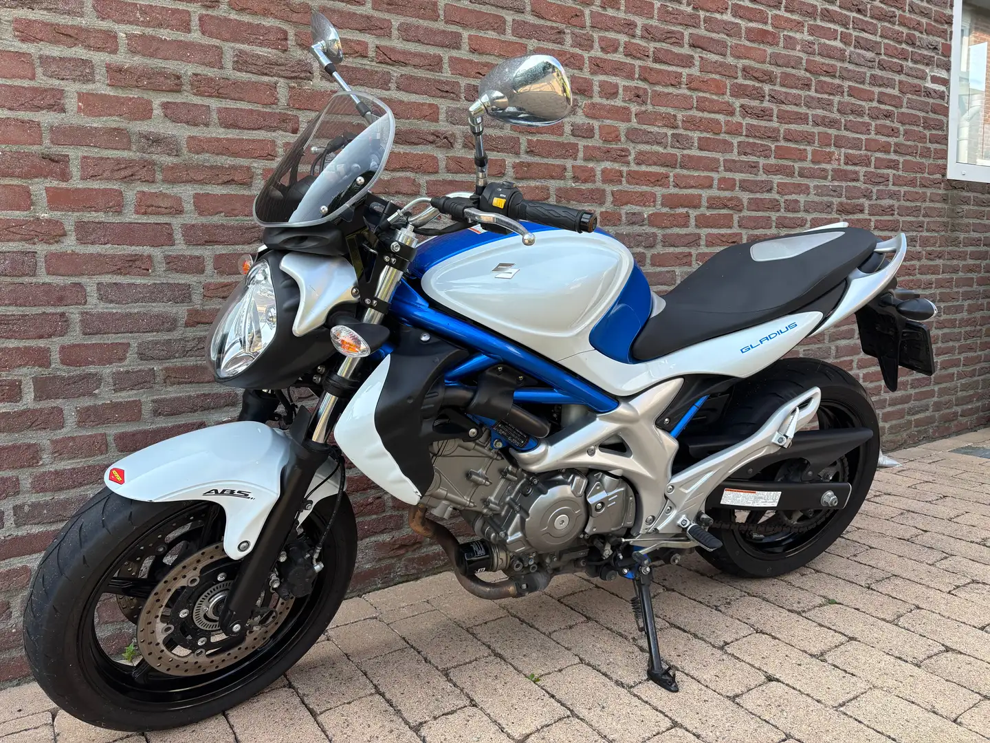 Suzuki Gladius 650 ABS Azul - 1
