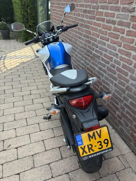 Suzuki Gladius 650 - foto 5