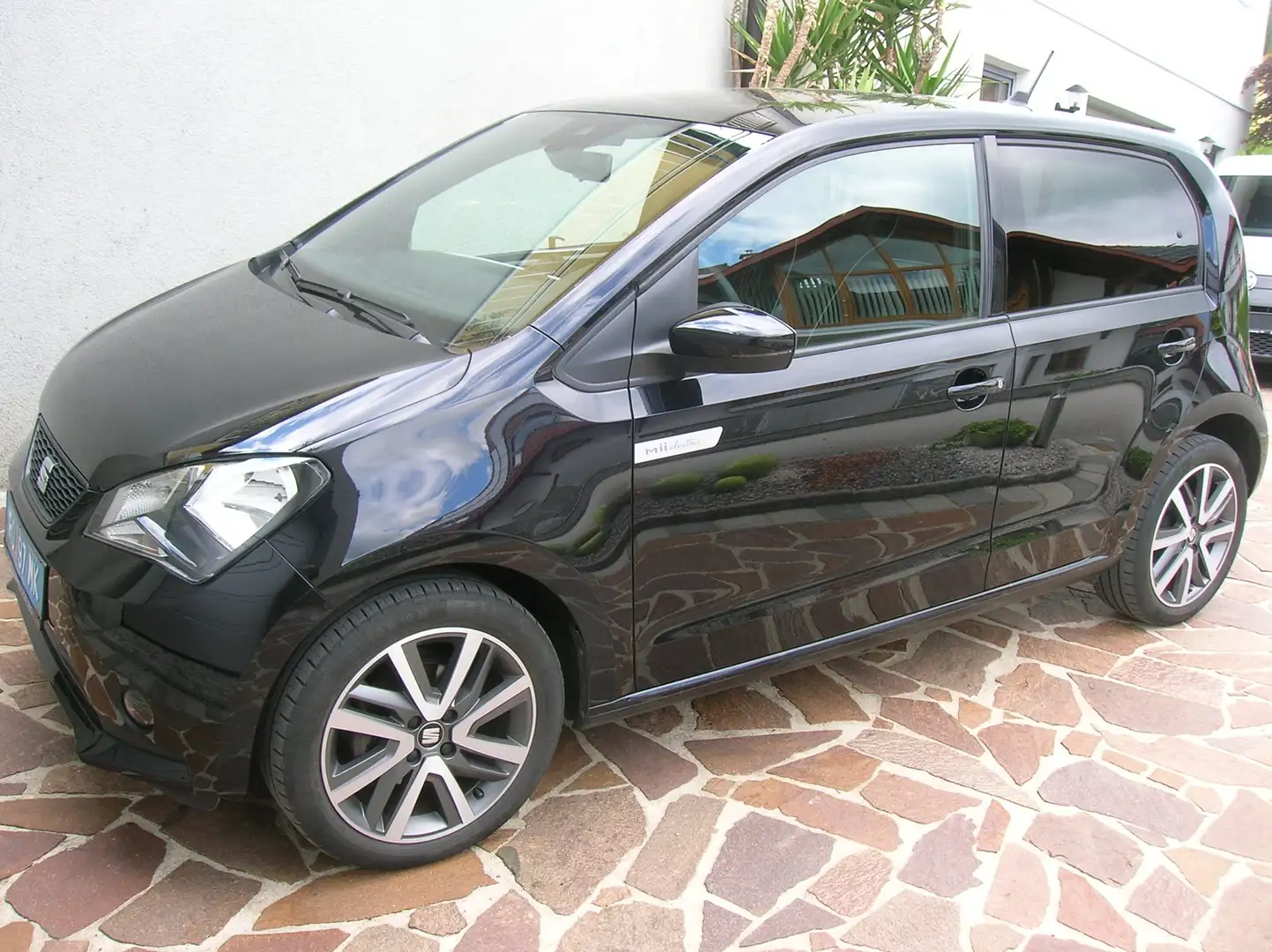 SEAT Mii Plus  Klimaautomatik, Tempomat, Alu, Sitzheizung Schwarz - 1