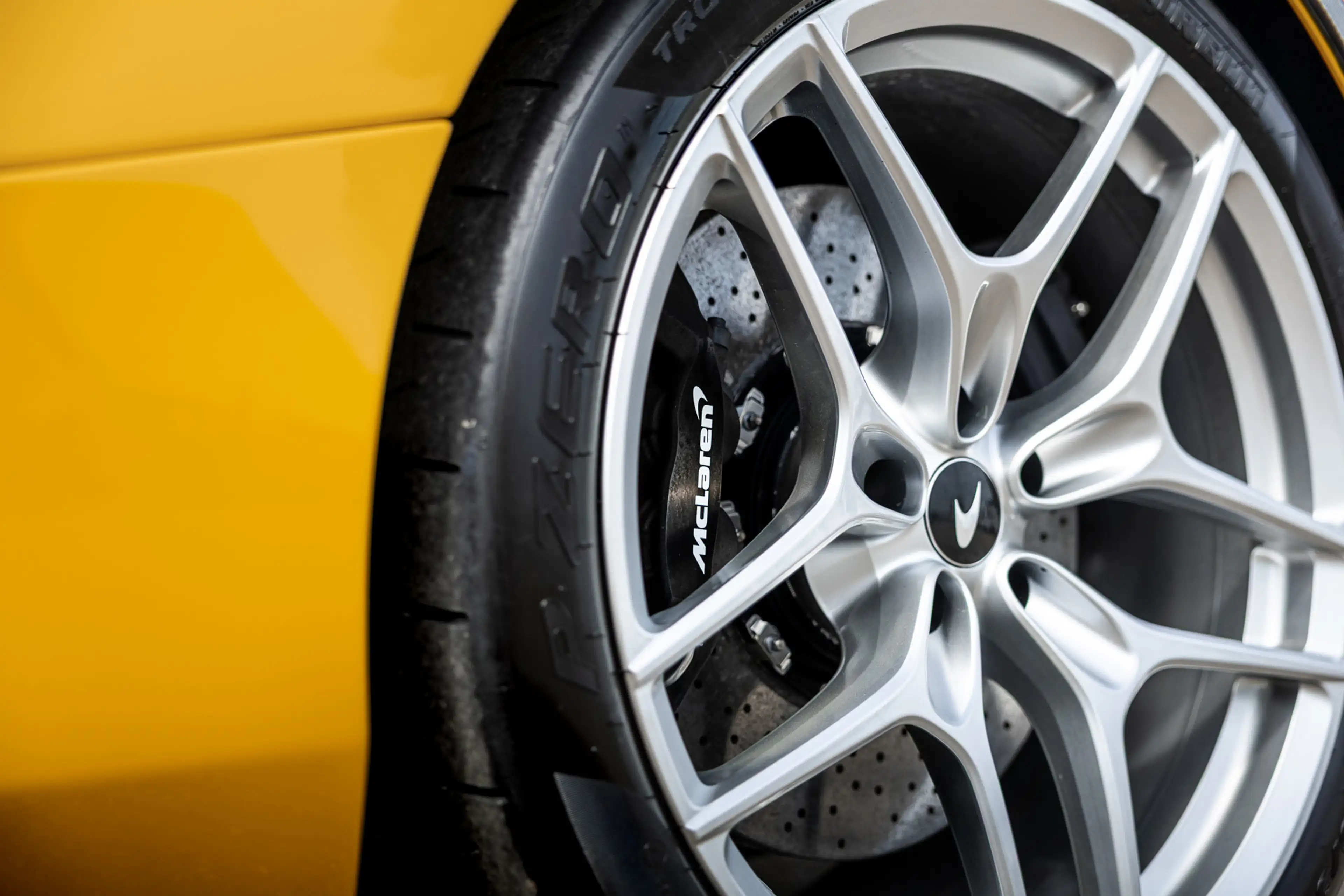 McLaren 750S Spider / Vulcano Yellow / Lift System / Elektrochr — photo 47