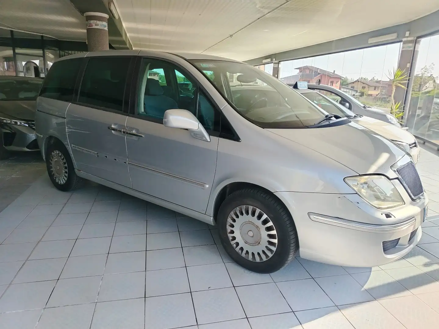 Lancia Phedra Phedra 2.0 mjt Executive 120cv 6m E4 - 2