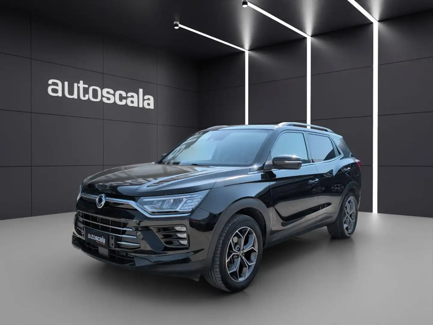 SsangYong Korando 1.6 Diesel 2WD Icon Czarny - 1