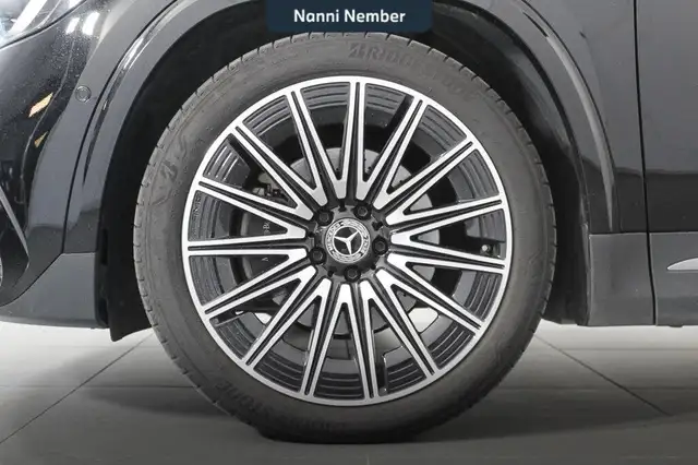 Mercedes-Benz GLA view 5