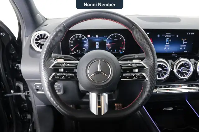 Mercedes-Benz GLA view 15