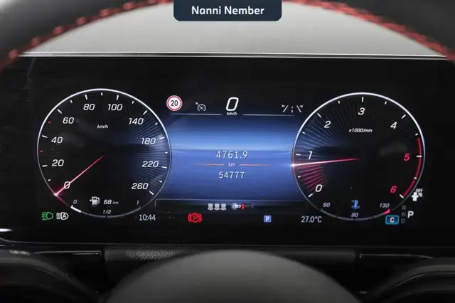 Mercedes-Benz GLA view 8