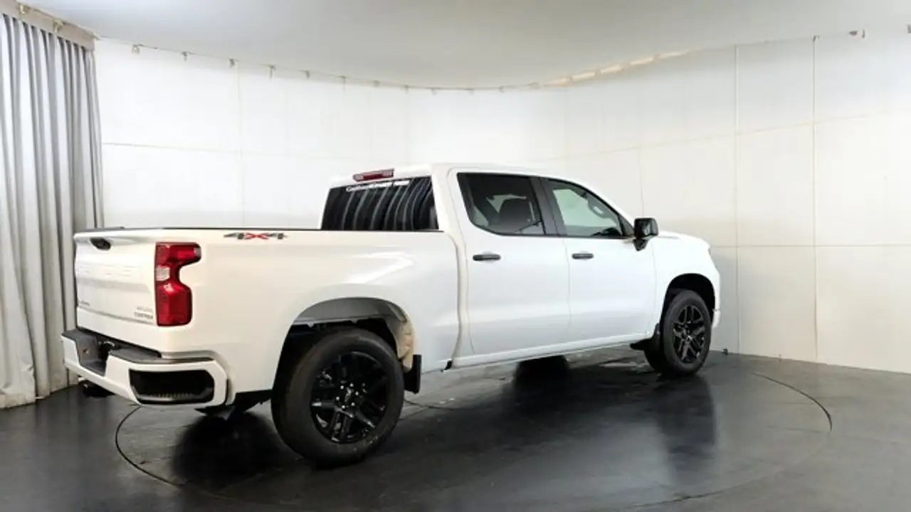 Chevrolet Silverado 1500 photo Chevrolet Silverado 1500
