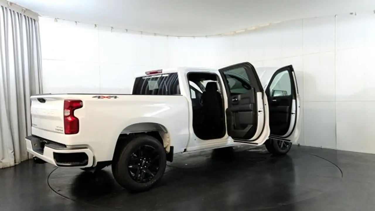 Chevrolet Silverado 1500 photo Chevrolet Silverado 1500