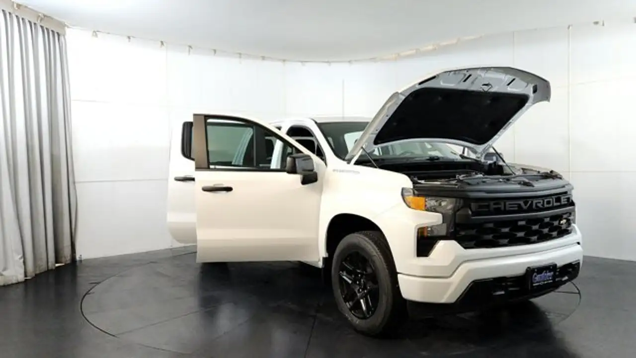 Chevrolet Silverado 1500 photo Chevrolet Silverado 1500