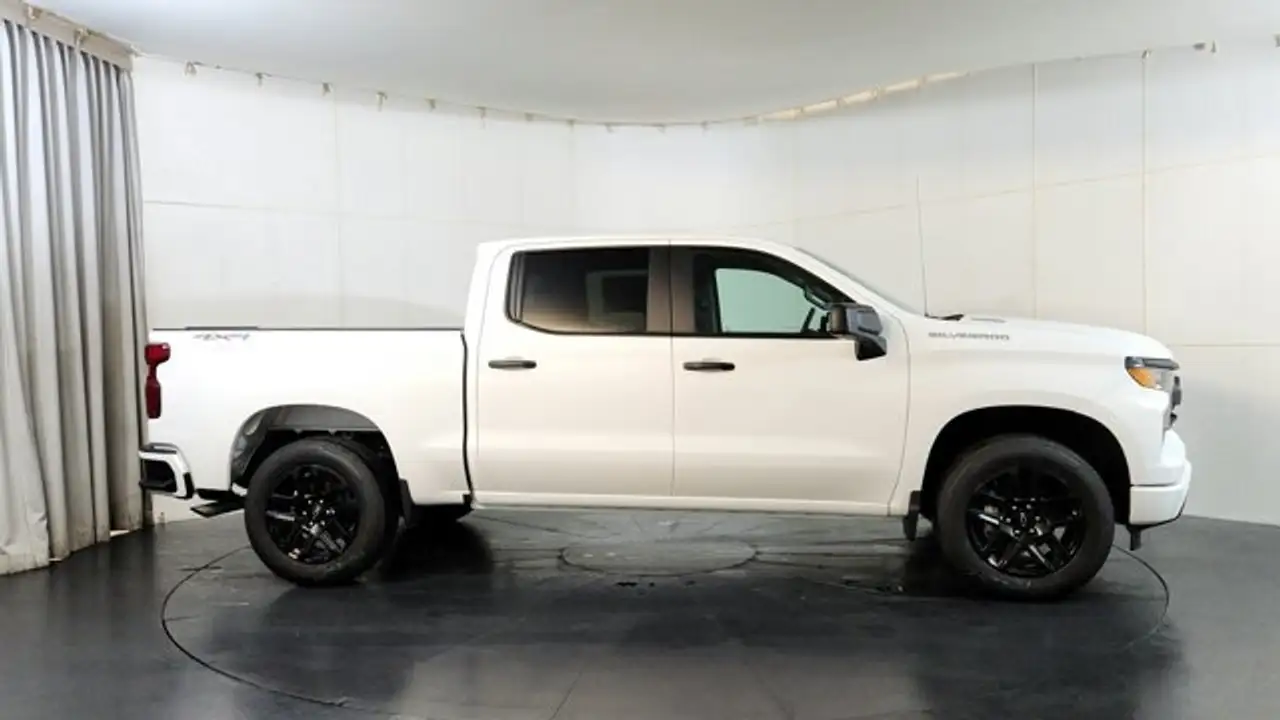 Chevrolet Silverado 1500 photo Chevrolet Silverado 1500