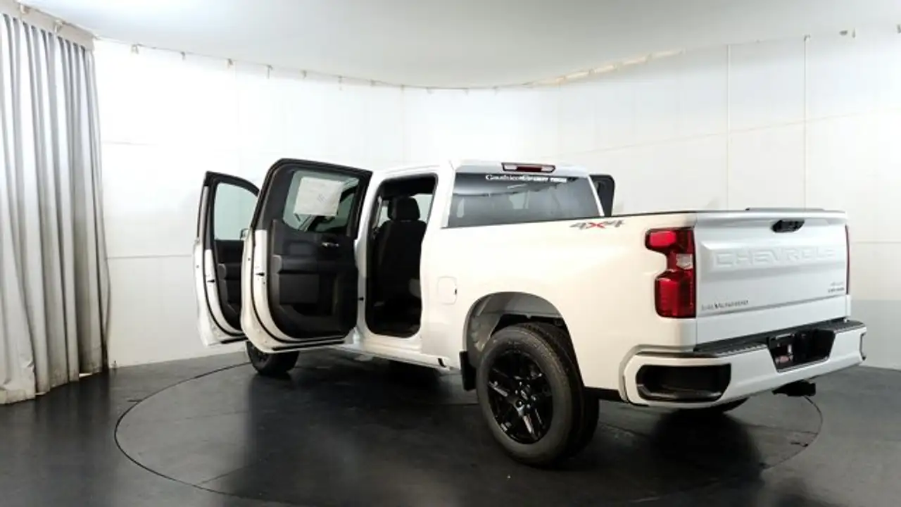 Chevrolet Silverado 1500 photo Chevrolet Silverado 1500