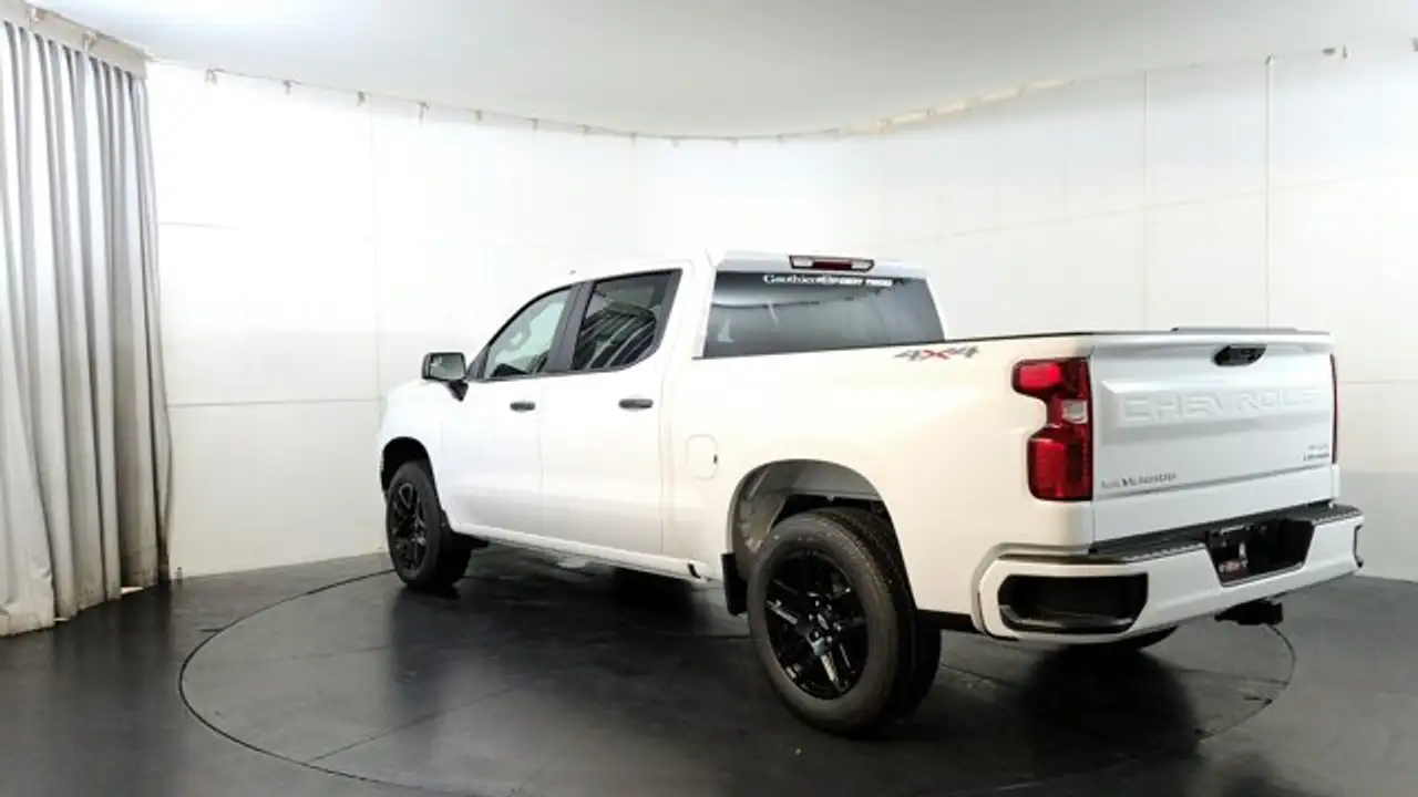 Chevrolet Silverado 1500 photo Chevrolet Silverado 1500