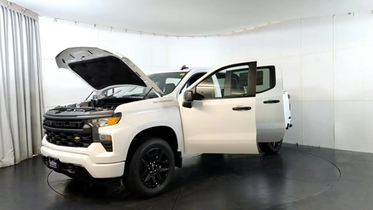 Chevrolet Silverado 1500 photo Chevrolet Silverado 1500