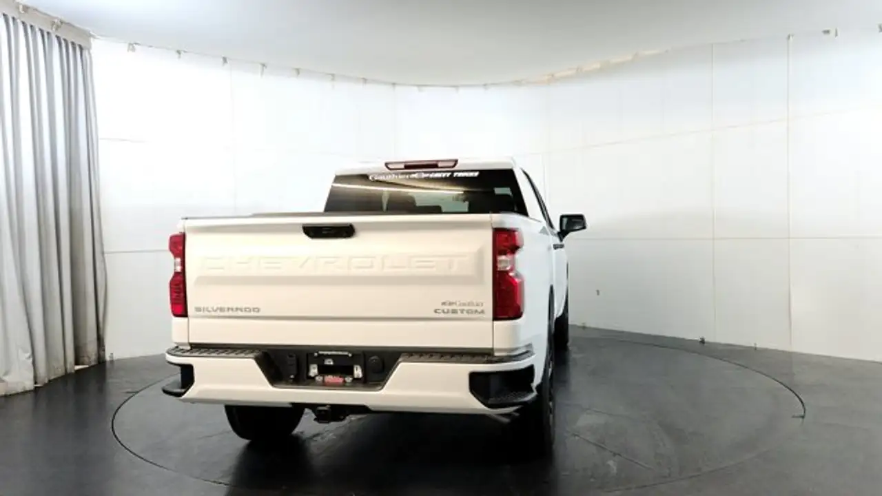 Chevrolet Silverado 1500 photo Chevrolet Silverado 1500