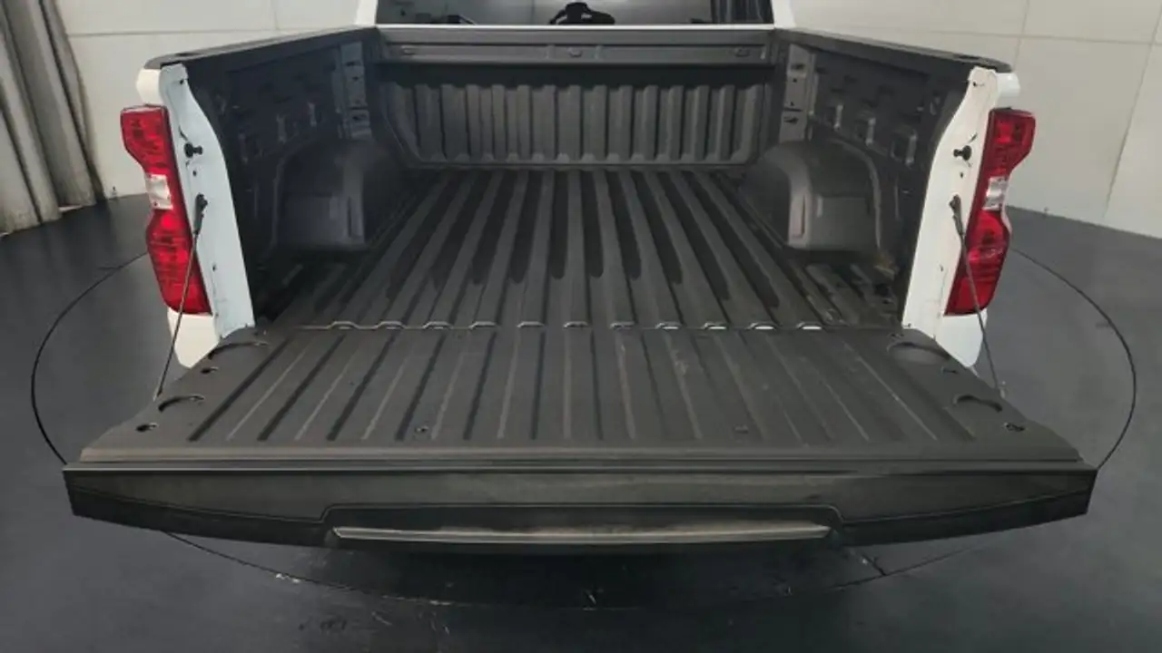 Chevrolet Silverado 1500 photo Chevrolet Silverado 1500